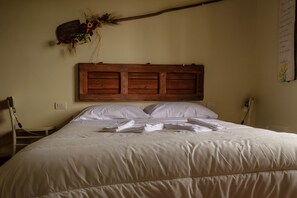 5 bedrooms, iron/ironing board, travel cot, WiFi