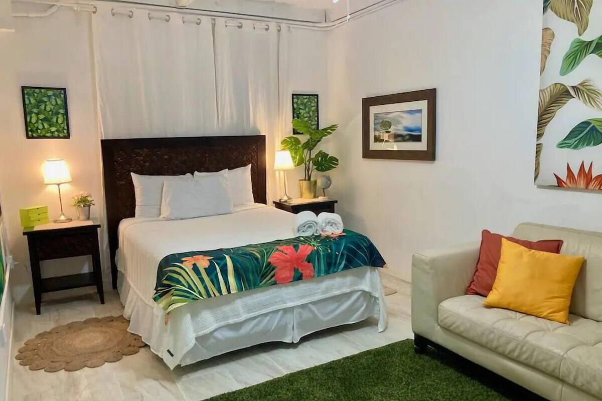 1 bedroom, bed sheets