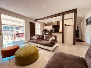 Living area - Charmante Maison, Piscine, Spacieuse, 5 mn Aix (Aix-en-Provence)