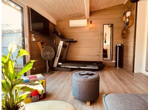 Fitness facility - Charmante Maison, Piscine, Spacieuse, 5 mn Aix (Aix-en-Provence)