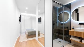 1 bedroom, iron/ironing board, WiFi