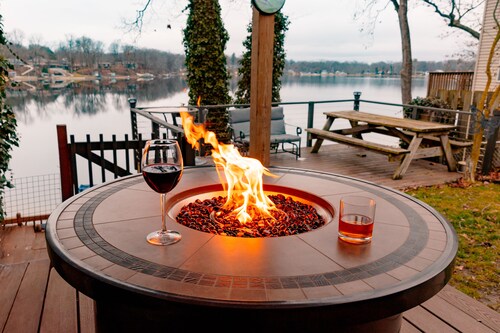 Cozy lakeside cabin near Timber Ridge Ski Resort. Pet-Friendly!!