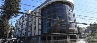 2BR Condo (Goshenland tower)
city center
free basement parking
pet friendly