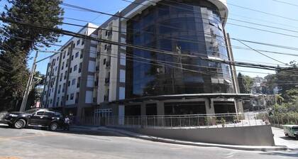 2BR Condo (Goshenland tower)
city center
free basement parking
pet friendly