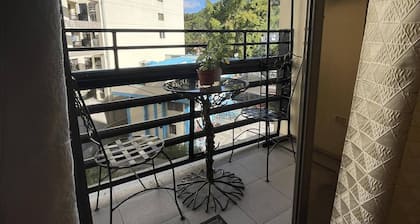 2BR Condo (Goshenland tower)
city center
free basement parking
pet friendly