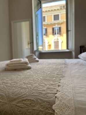 2 bedrooms, desk, soundproofing, iron/ironing board - Leonard Vatican House (Roma)