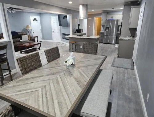 Newly renovated family home in quiet neighborhood