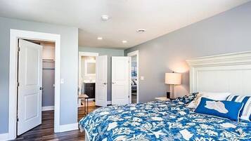 3 chambres, bureau, fer et planche Ă repasser, lit parapluie