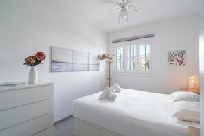 1 bedroom, iron/ironing board, Internet