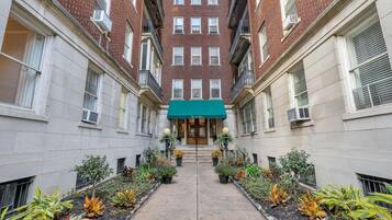 Condo, 1 Queen Bed with Sofa bed (Gem at the DeRenne) | Property grounds