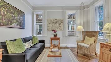 Condo, 1 Queen Bed with Sofa bed (Gem at the DeRenne) | Living area