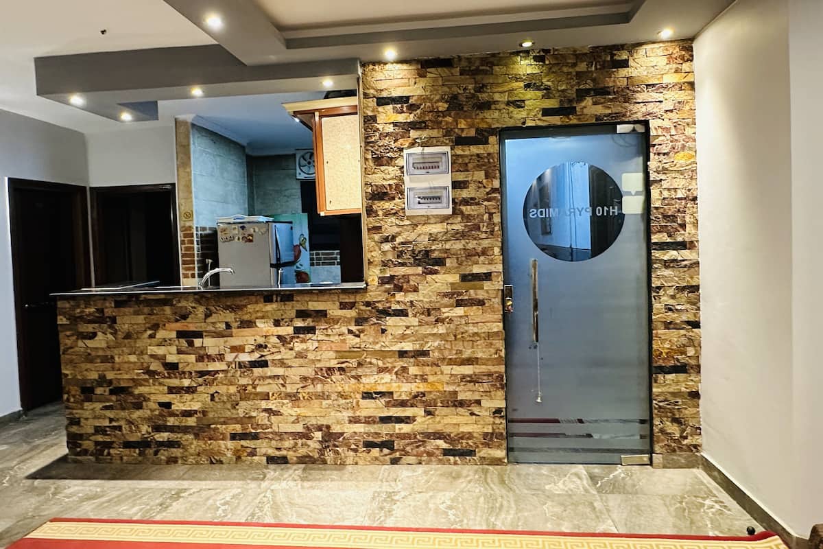 Buzdolabı, mikrodalga fırın, elektrikli su ısıtıcısı