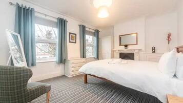 4 bedrooms, iron/ironing board, free WiFi, bed sheets