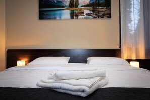 2 bedrooms, desk, WiFi, bed sheets - Borovets Gardens Apartment E30 (Borovets)