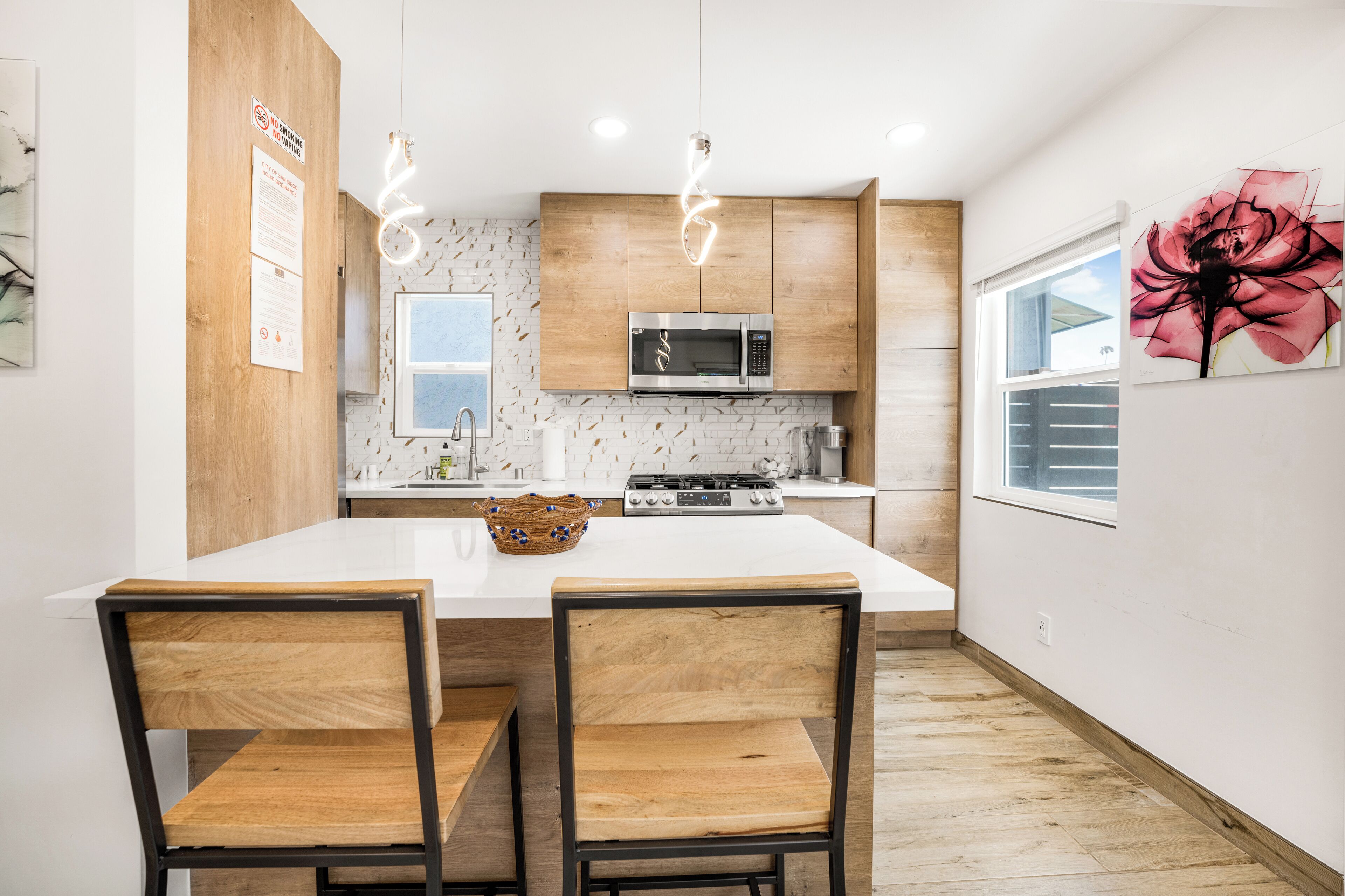 ثلاجة، ميكروويف، فرن، موقد طهي مسطح