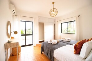 8 soverom, strykejern/-brett, internettilgang og sengetøy