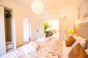 8 chambres, fer et planche à repasser, accès Internet, draps fournis