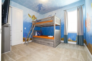 4 habitaciones, tabla de planchar con plancha, wifi y ropa de cama 