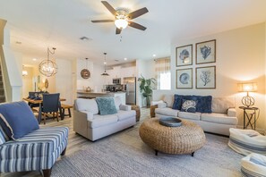 Smart TV - Last Minute Disney Getaway! Townhouse with Private Pool. Book Now! #97687 (Orlando)