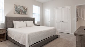 10 habitaciones, tabla de planchar con plancha, wifi y ropa de cama
