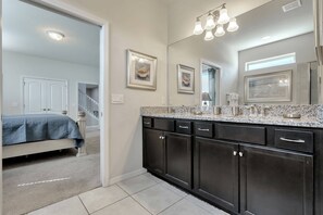 9 bedrooms, iron/ironing board, WiFi, bed sheets - Last Minute Disney! Private Pool, Hot Tub & Themed Bedrooms. Book Now! #99609 (Orlando)