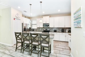 Fridge, microwave, oven, stovetop - Last Minute Disney Getaway! Private Pool, Hot Tub & Game Room. Book Now! #104351 (Orlando)