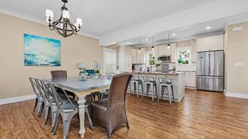 Rumah Khas, 5 kamar tidur, Bebas Asap Rokok, balkon | Makan di kamar