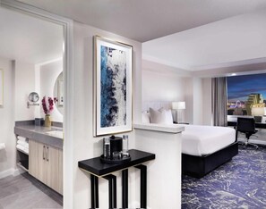 2 bedrooms, in-room safe, individually decorated, individually furnished