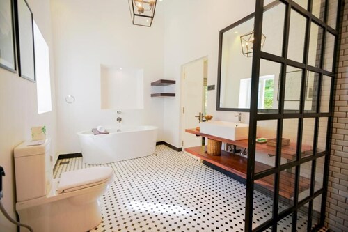 Junior Suite with Garden View
