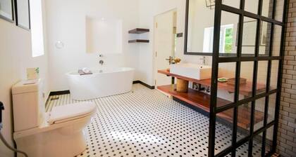 Junior Suite with Garden View