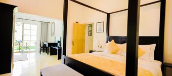 Junior Suite with Garden View
