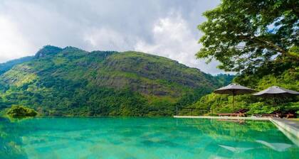 Romantic Luxury Villa with a Mountain view
