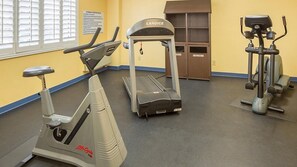 Fitness facility - OCEANFRONT -2 Bdrm w/balconies, Casa Del Mar, Ormond Beach, 10miles fr Daytona
(Ormond Beach)