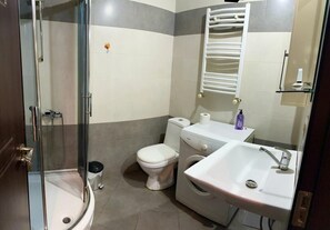 Bathroom - Qeroli apartment (Tbilisi)