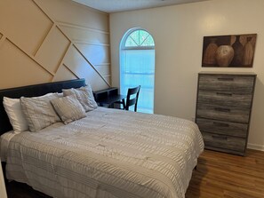 3 bedrooms, desk, WiFi - Haven - Uptown/Airport Corridor (Charlotte)