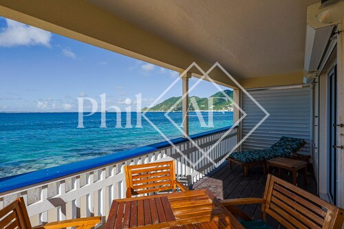 Magnifique Appartement Les Pieds Dans L'eau à Grand Case