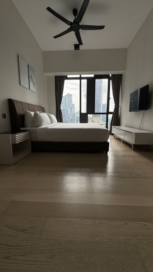 1 dormitorio, tabla de planchar con plancha, wifi gratis y ropa de cama