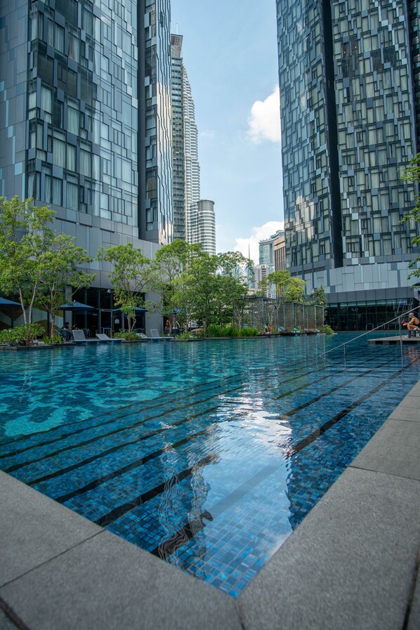 Outdoor pool - Star Residence KLCC (Kuala Lumpur)
