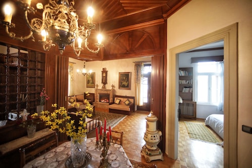 elegant and luxury house in Kastoria