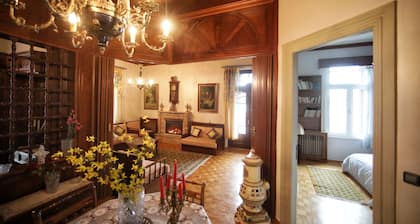 elegant and luxury house in Kastoria