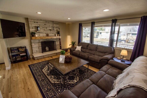 スマートテレビ、暖炉