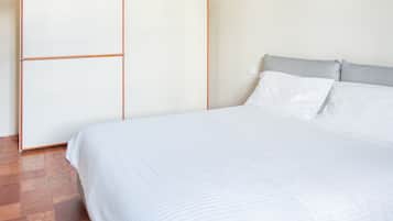 1 habitación, tabla de planchar con plancha, wifi y ropa de cama