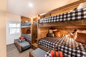 4 Schlafzimmer, Bügeleisen/Bügelbrett, Reisekinderbett, kostenloses WLAN