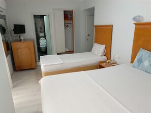 Basic-Dreibettzimmer