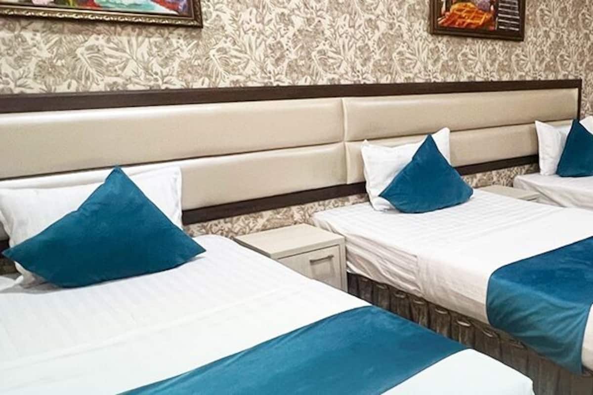 Standard Triple Room | Premium bedding, desk, iron/ironing board (on request), WiFi (free)