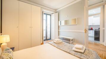 3 dormitorios, escritorio, tabla de planchar con plancha y Internet