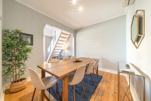 Dining - GuestReady - Splendid stay with balcony in Lisbon (Lisbon)