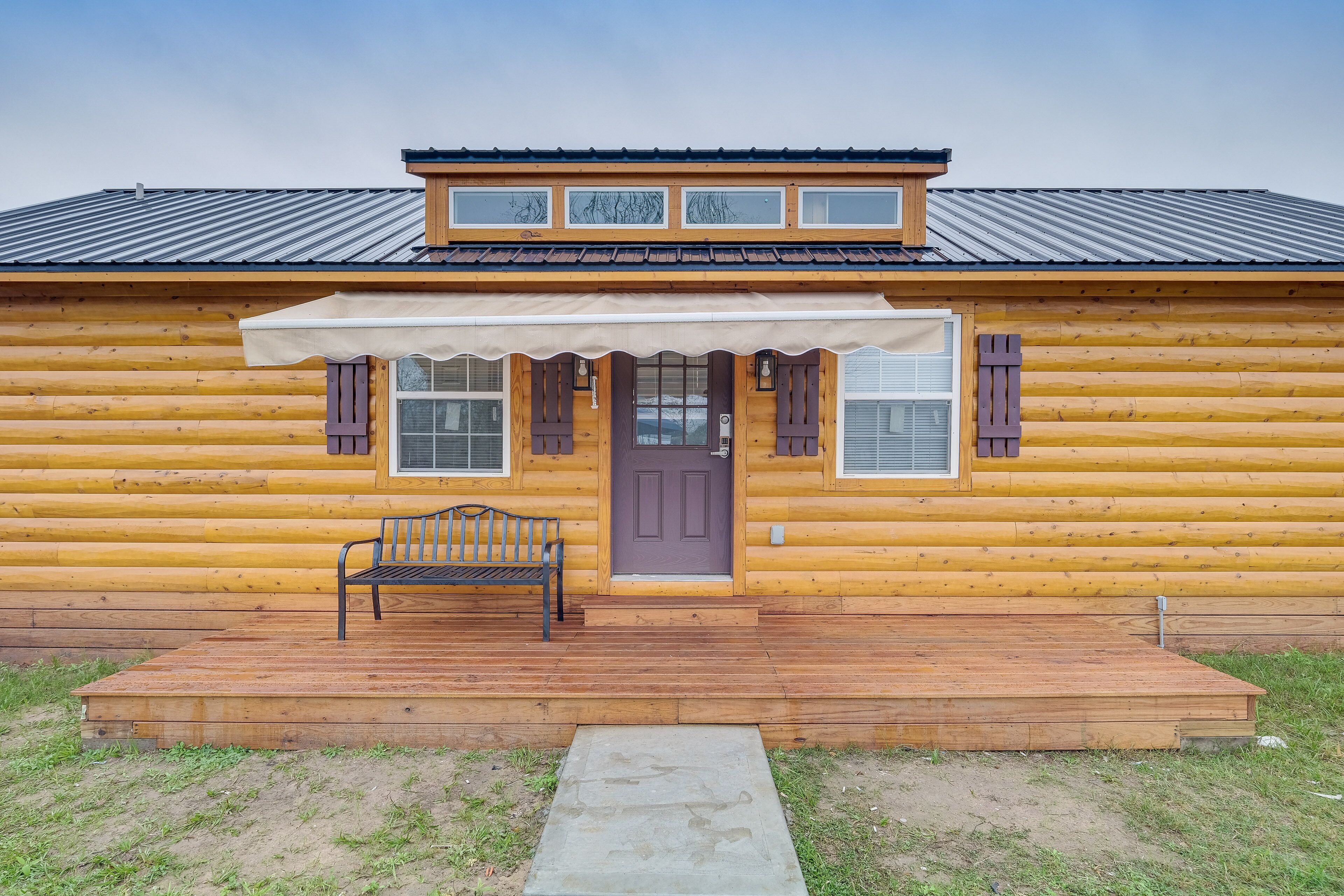 Cozy Wharton Cabin: Porch, Near Hunting & Fishing