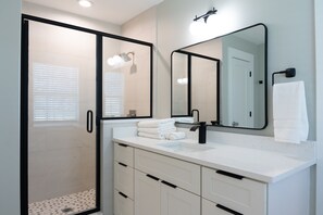 Shower, hair dryer, towels, soap - Modern Retreat w/ King Bed –3 BR Near Duke DT (Durham)