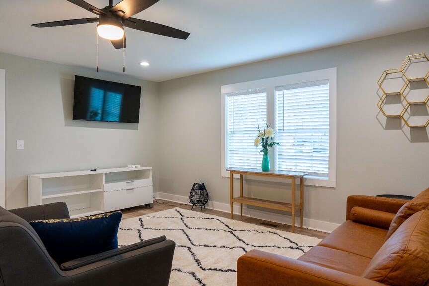 Modern Retreat W/ King Bed 3 Br Near Duke Dt - Carrboro, NC